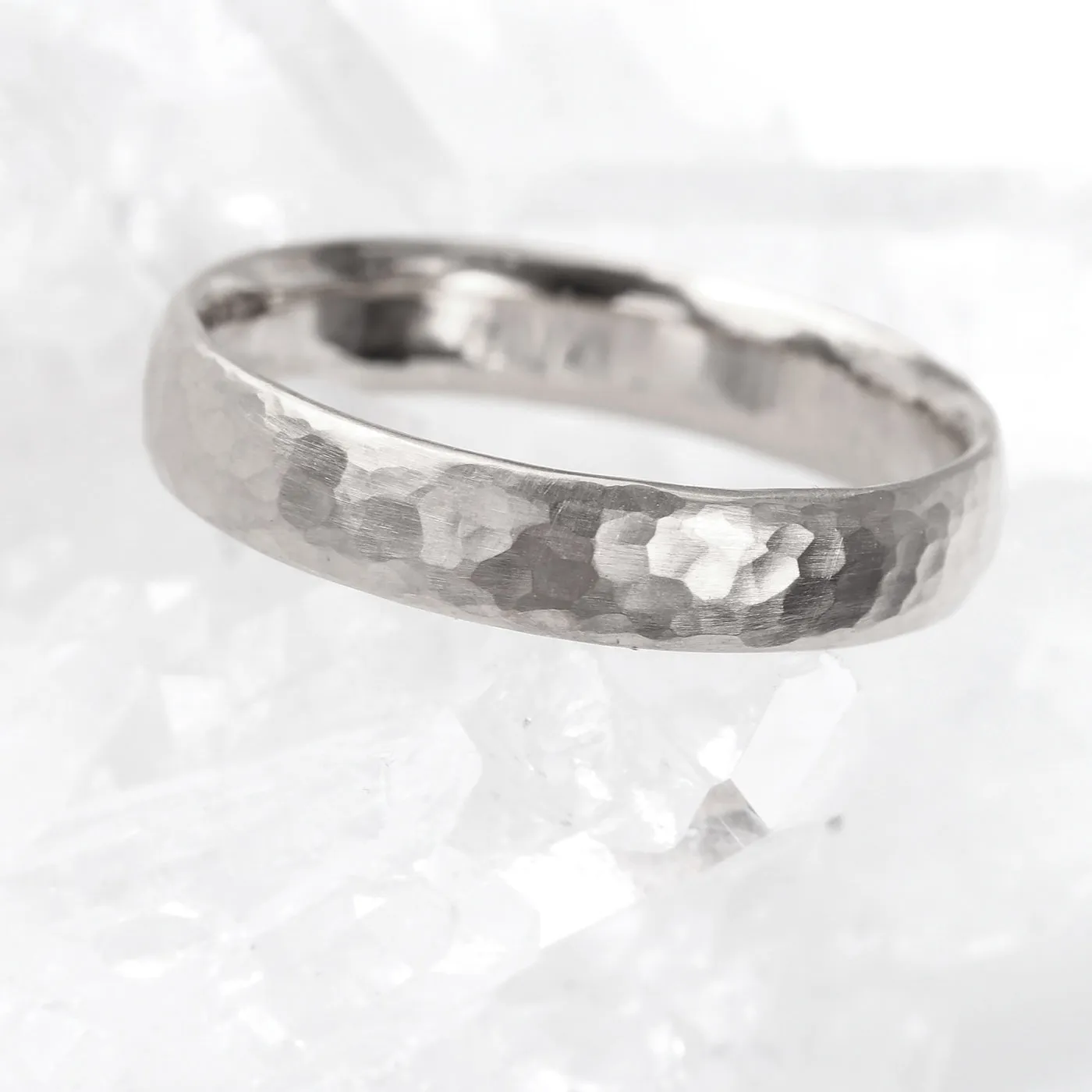 18ct White Gold 4mm Comfort Fit / Court Hammered Wedding Ring