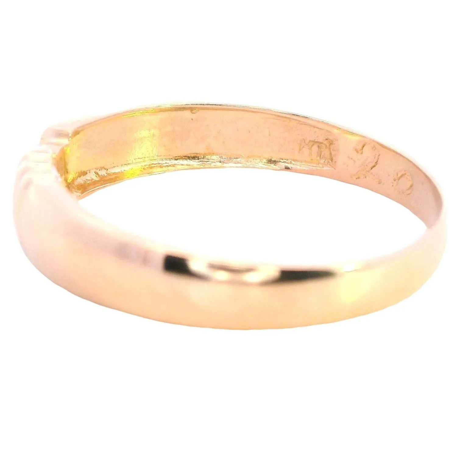 A Testament to Timeless Elegance - Exquisite 22ct Yellow Gold Diamond Ring