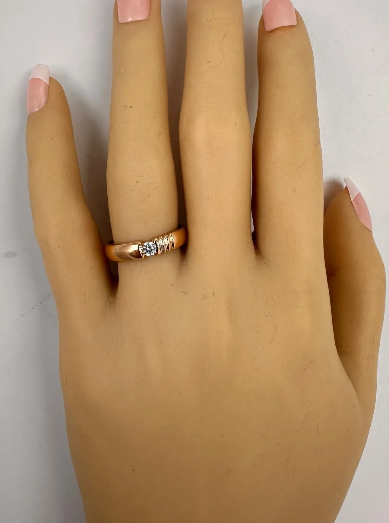 A Testament to Timeless Elegance - Exquisite 22ct Yellow Gold Diamond Ring
