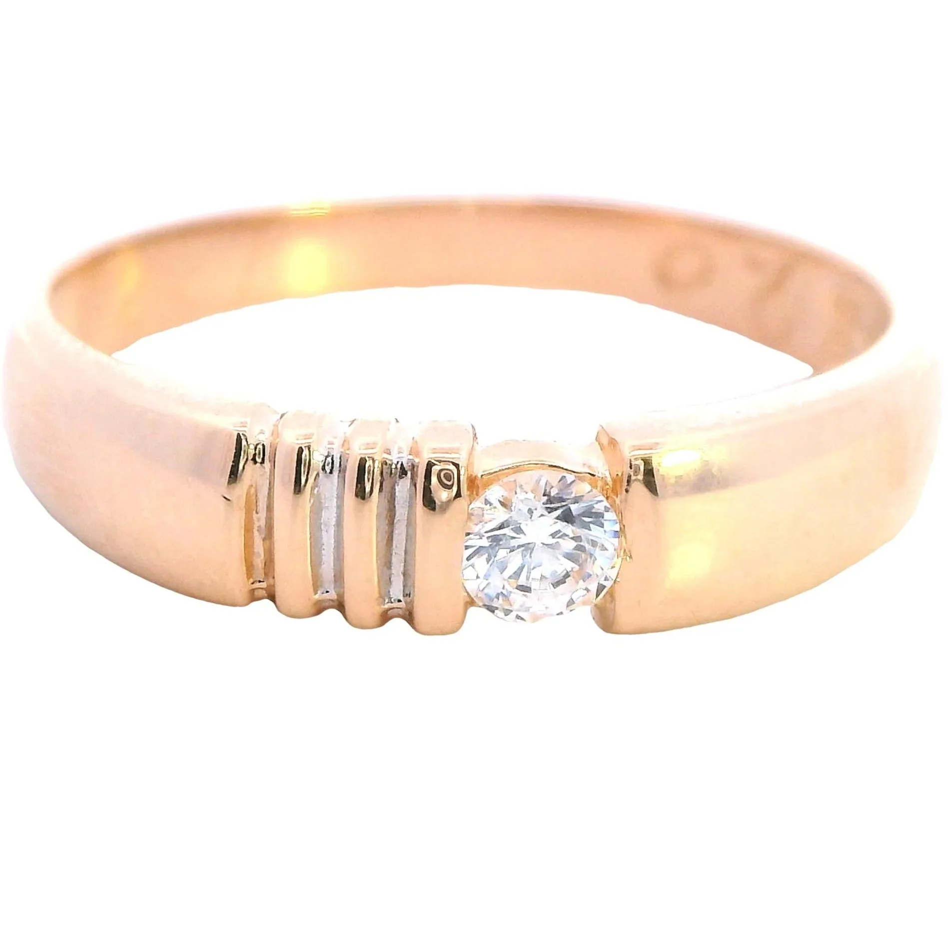 A Testament to Timeless Elegance - Exquisite 22ct Yellow Gold Diamond Ring