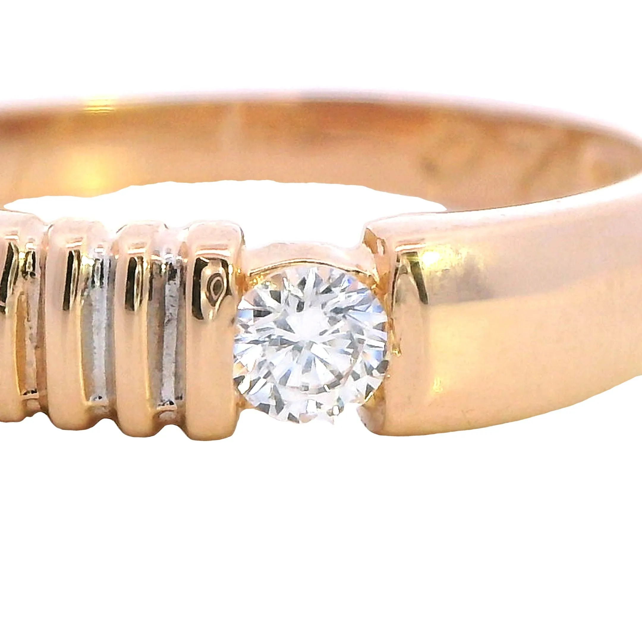 A Testament to Timeless Elegance - Exquisite 22ct Yellow Gold Diamond Ring