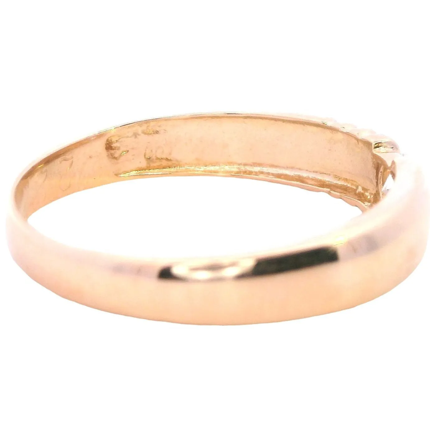 A Testament to Timeless Elegance - Exquisite 22ct Yellow Gold Diamond Ring