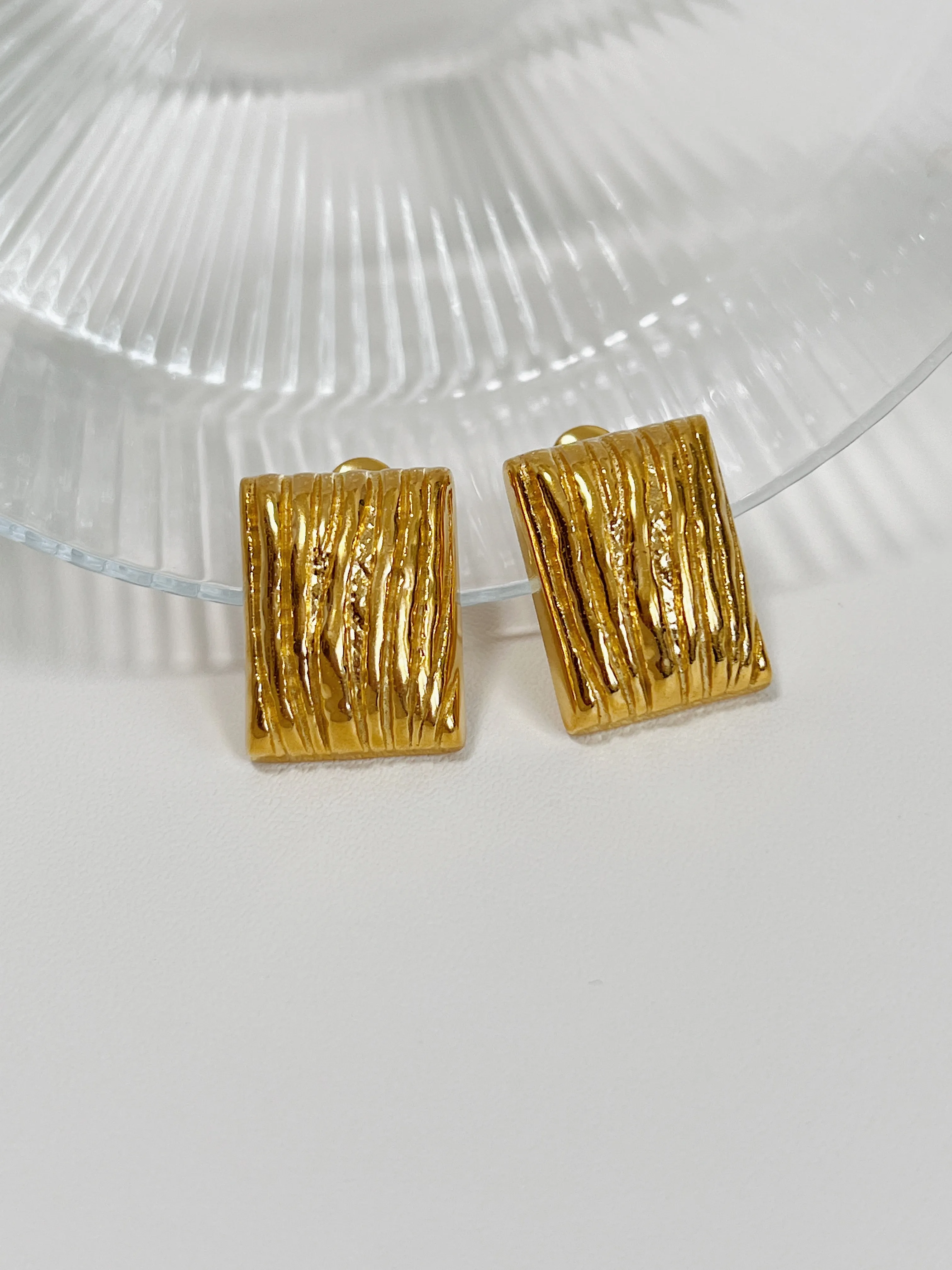 Alas Rectangle Stud Earrings