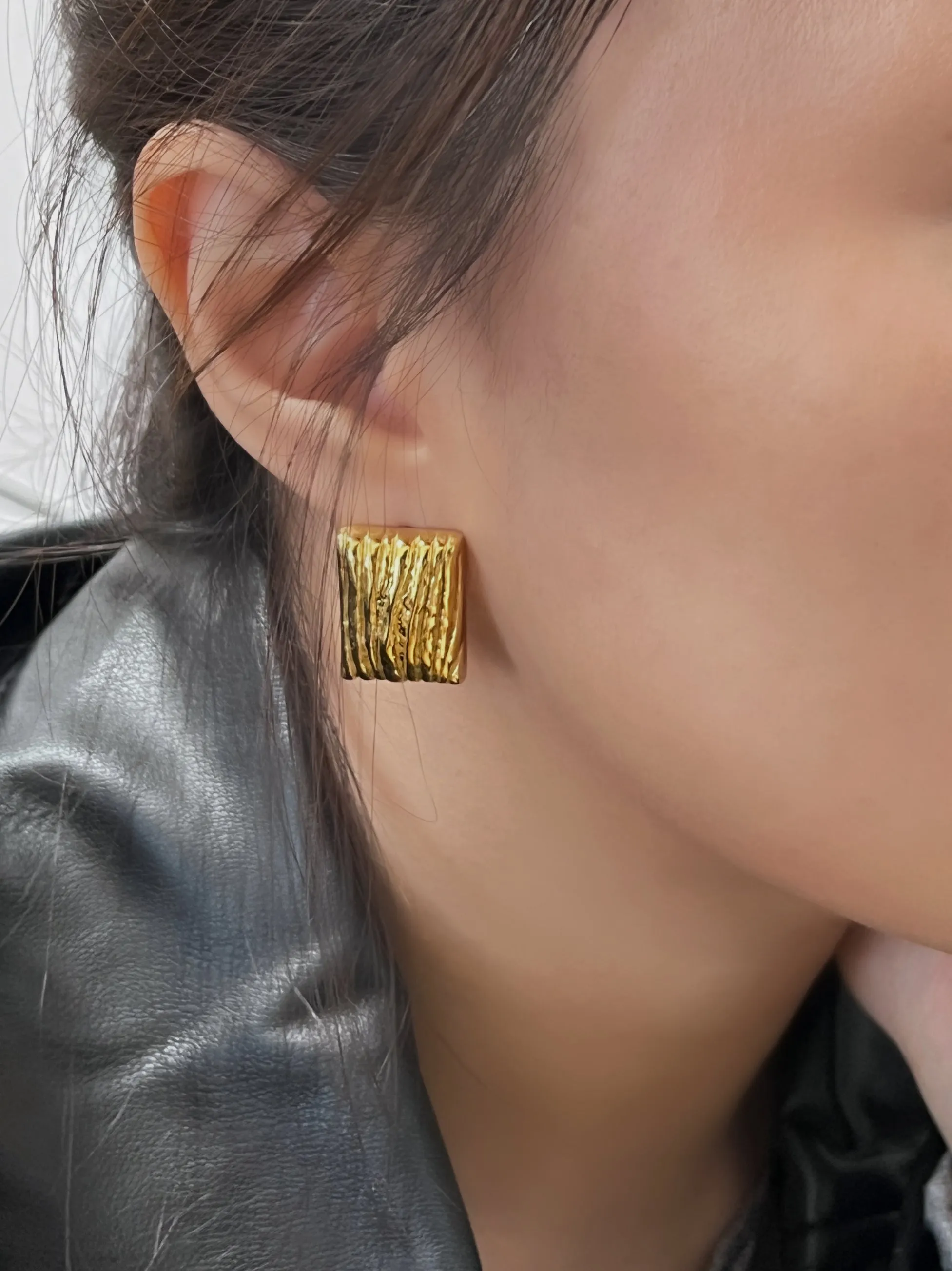 Alas Rectangle Stud Earrings