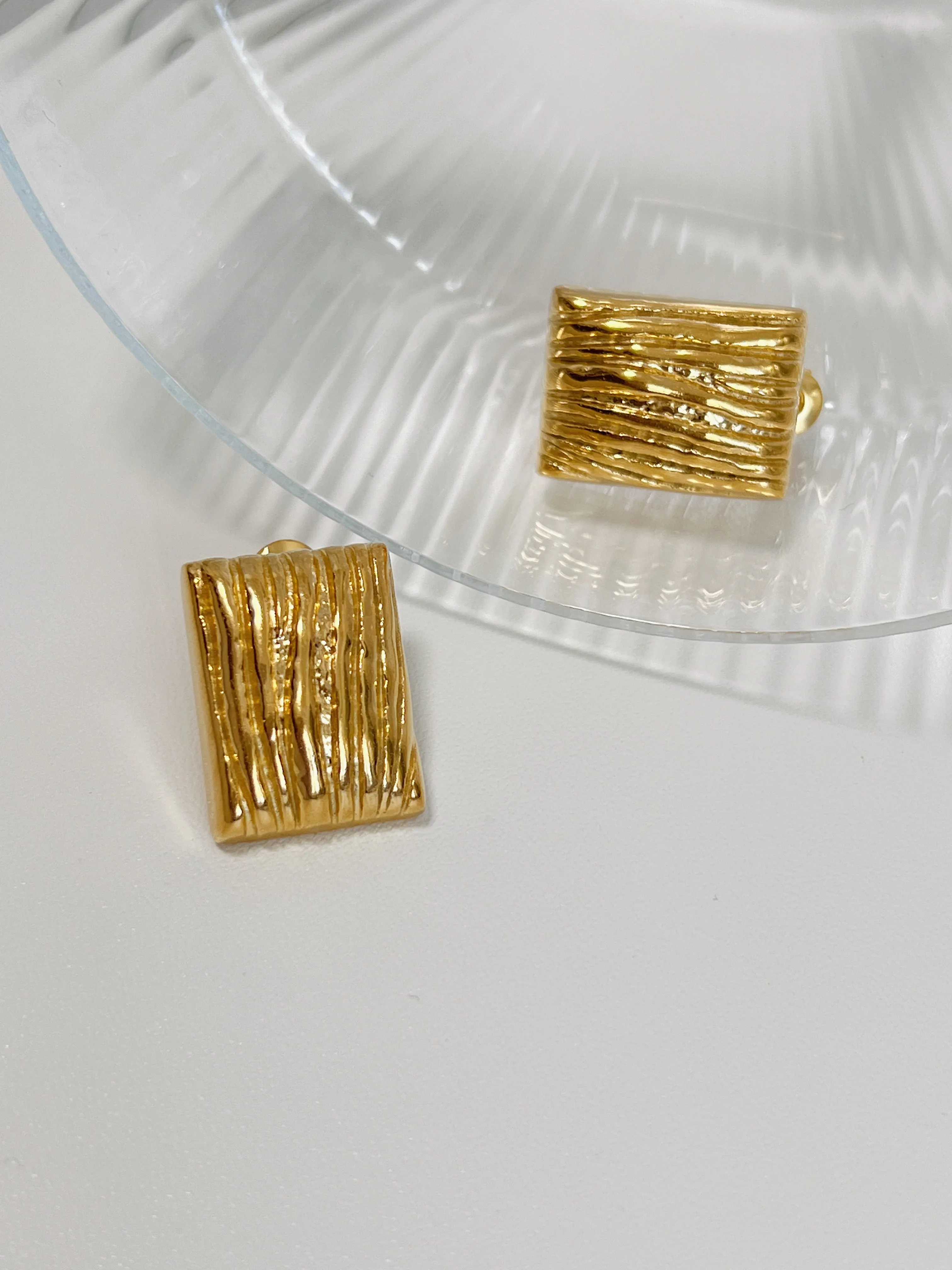 Alas Rectangle Stud Earrings
