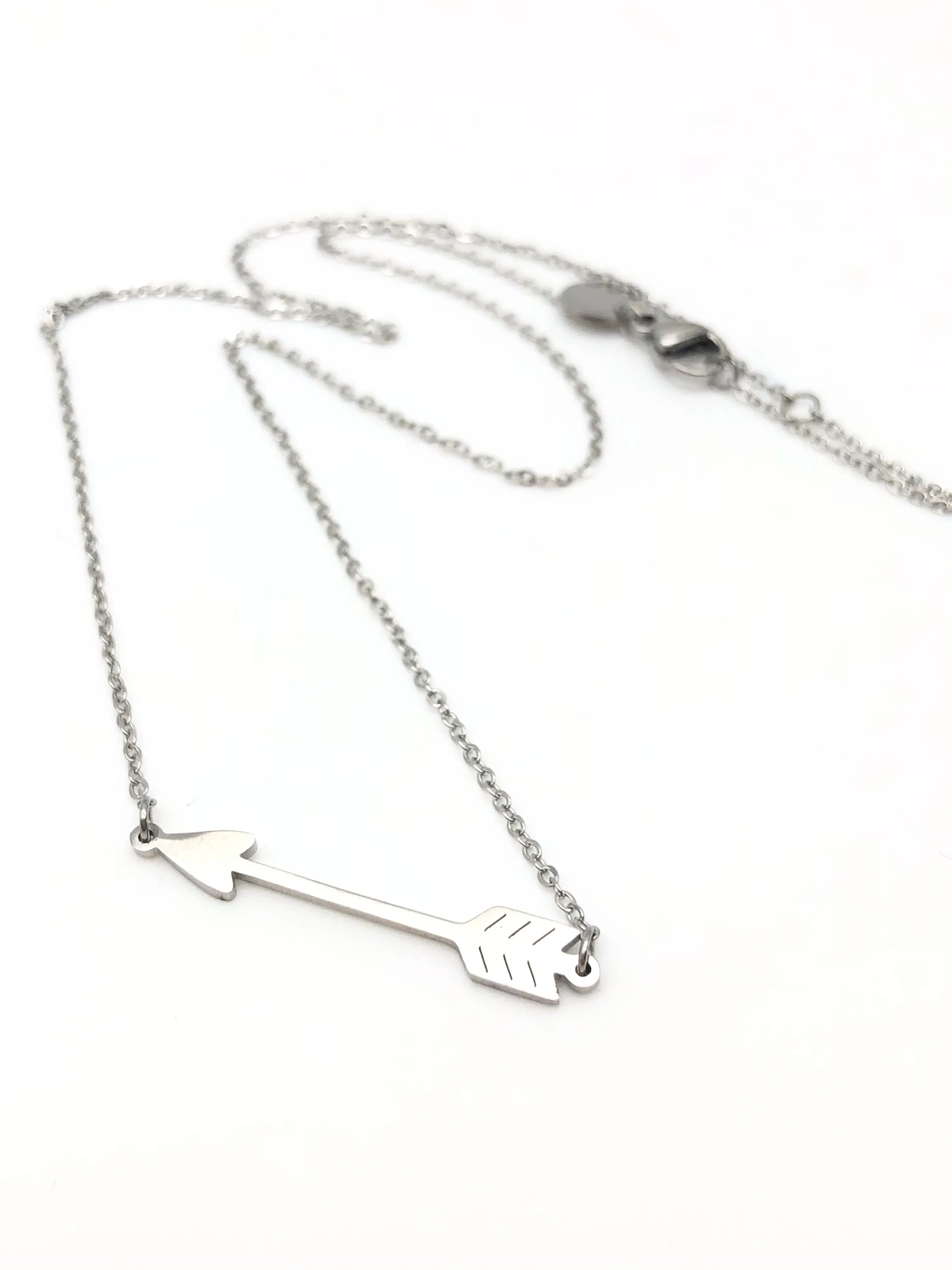 Arrow pendant necklace