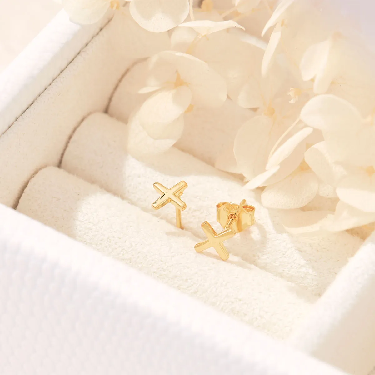 Baby Kiss Gold Studs