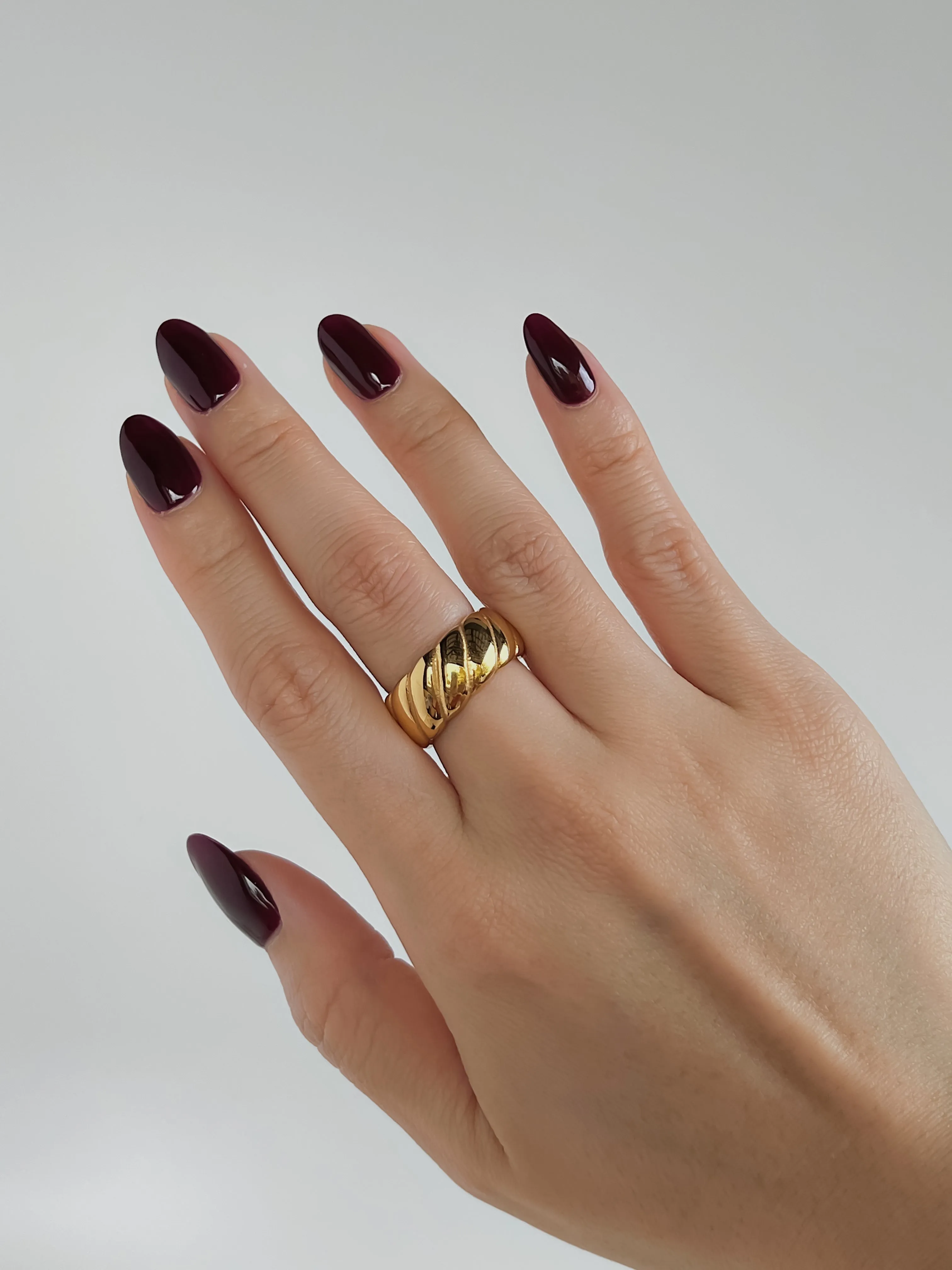 Callie Twill Twist Ring