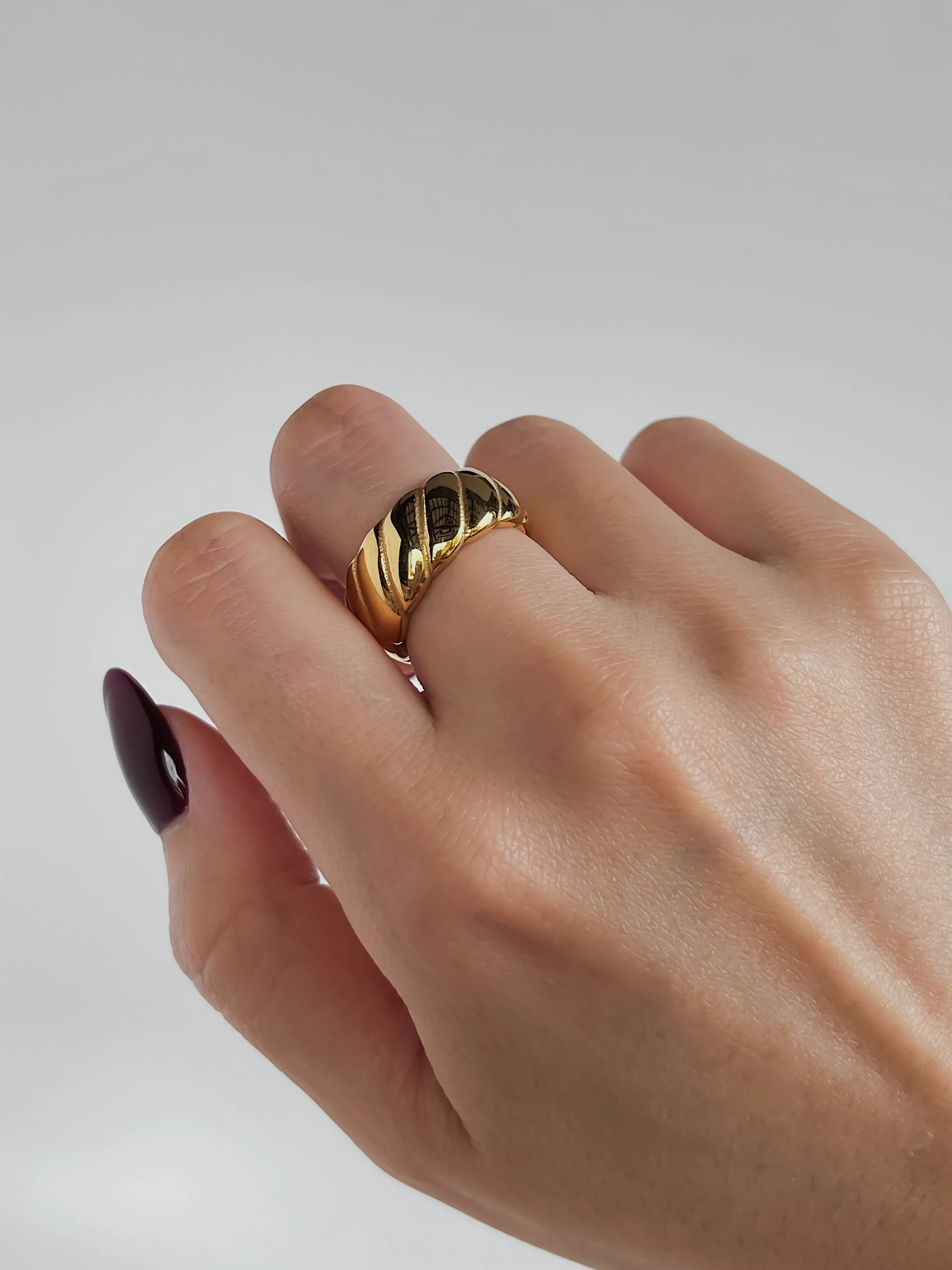 Callie Twill Twist Ring
