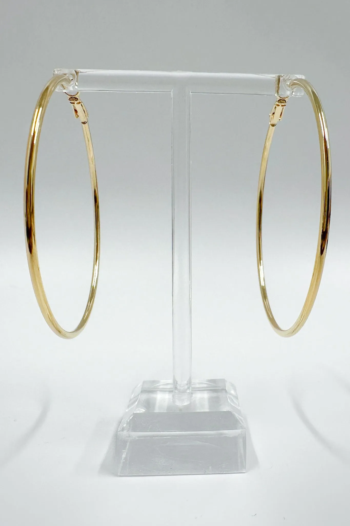 Chic Class Hoop Earrings