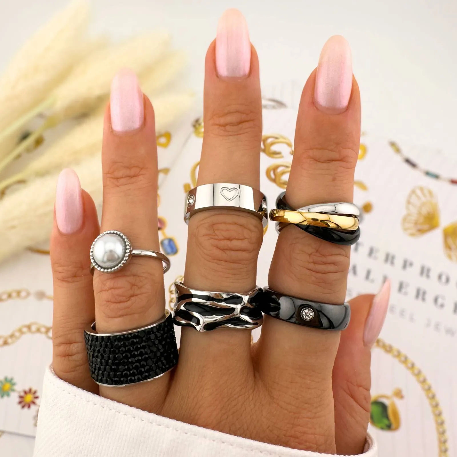 Chic Two-Tone Ceramic Ring in 18K Gold Plated Steel