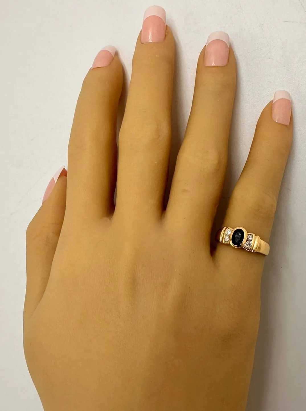 Elegant 18K Yellow Gold Sapphire & Diamond Ring Timeless Beauty