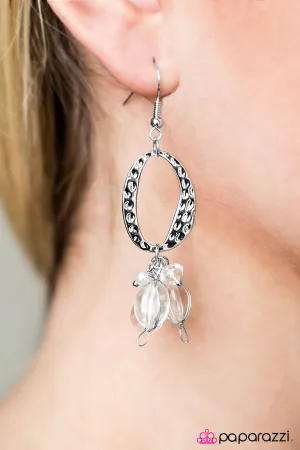 Elegant Enrapture - white