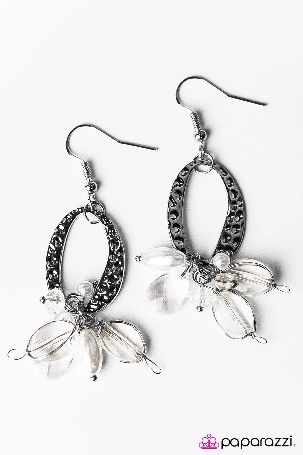 Elegant Enrapture - white