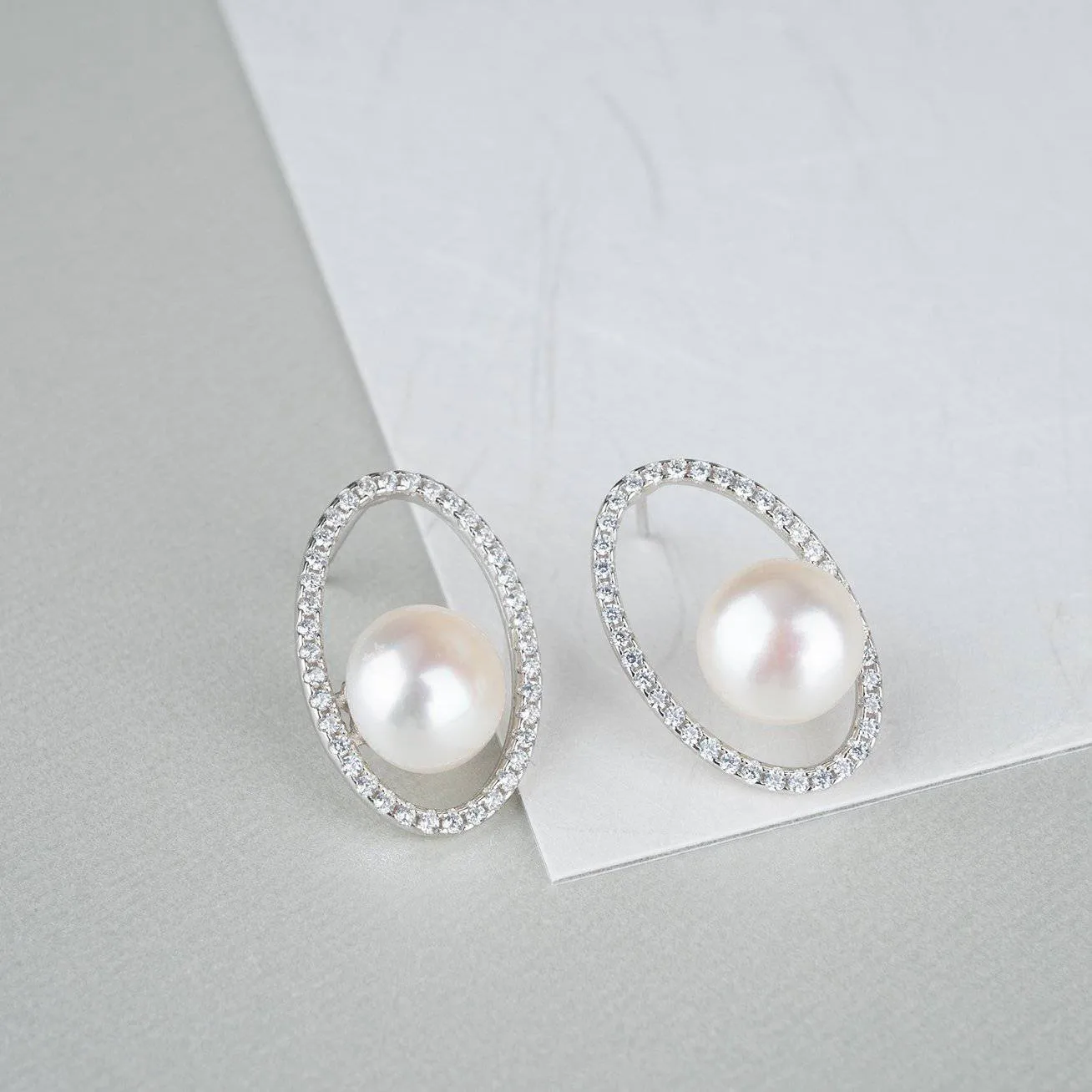 Elegant Freshwater Pearl Earrings WE00117