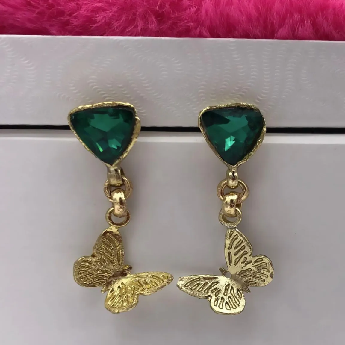 Elegant Kalliope Butterfly Earrings with Emeralds