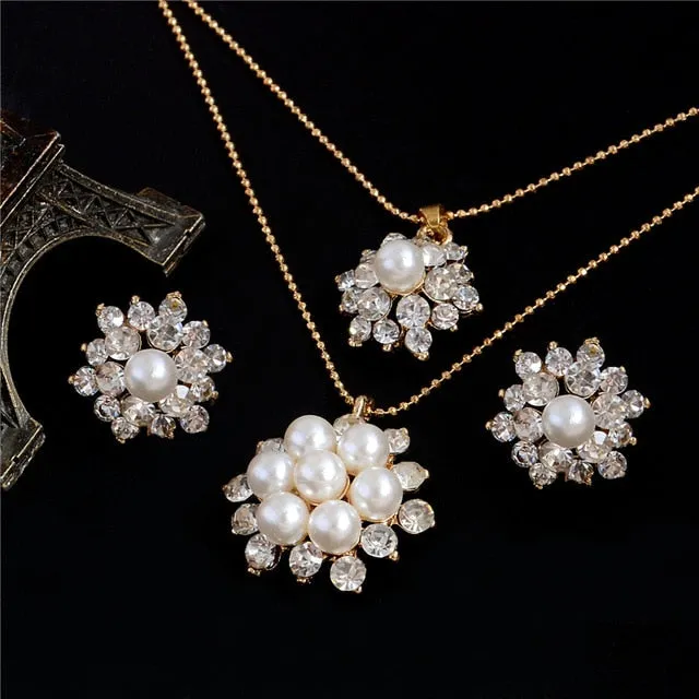 Elegant Pearl Jewelry Set