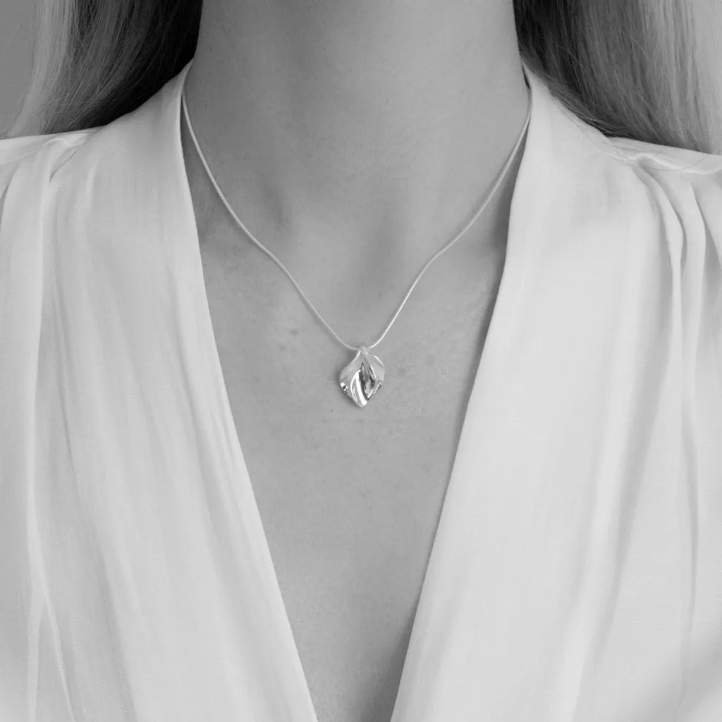 Ellie Double Petal Pendant Necklace