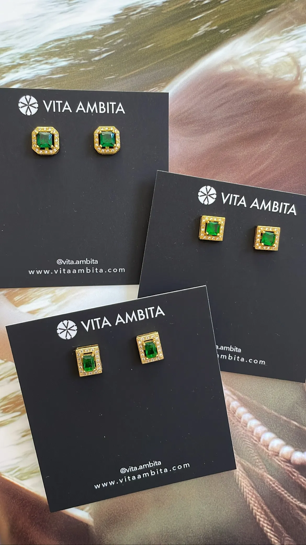 Emerald stones studs earrings