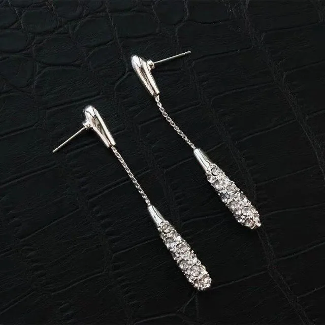 Fashion And Elegant Long Drop-shaped Alloy Earrings