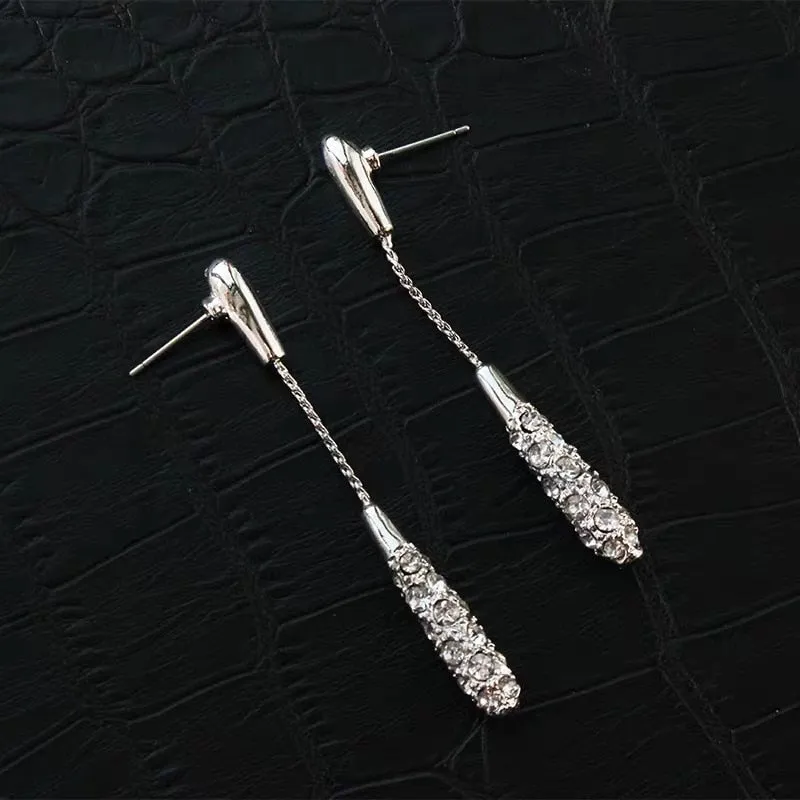 Fashion And Elegant Long Drop-shaped Alloy Earrings