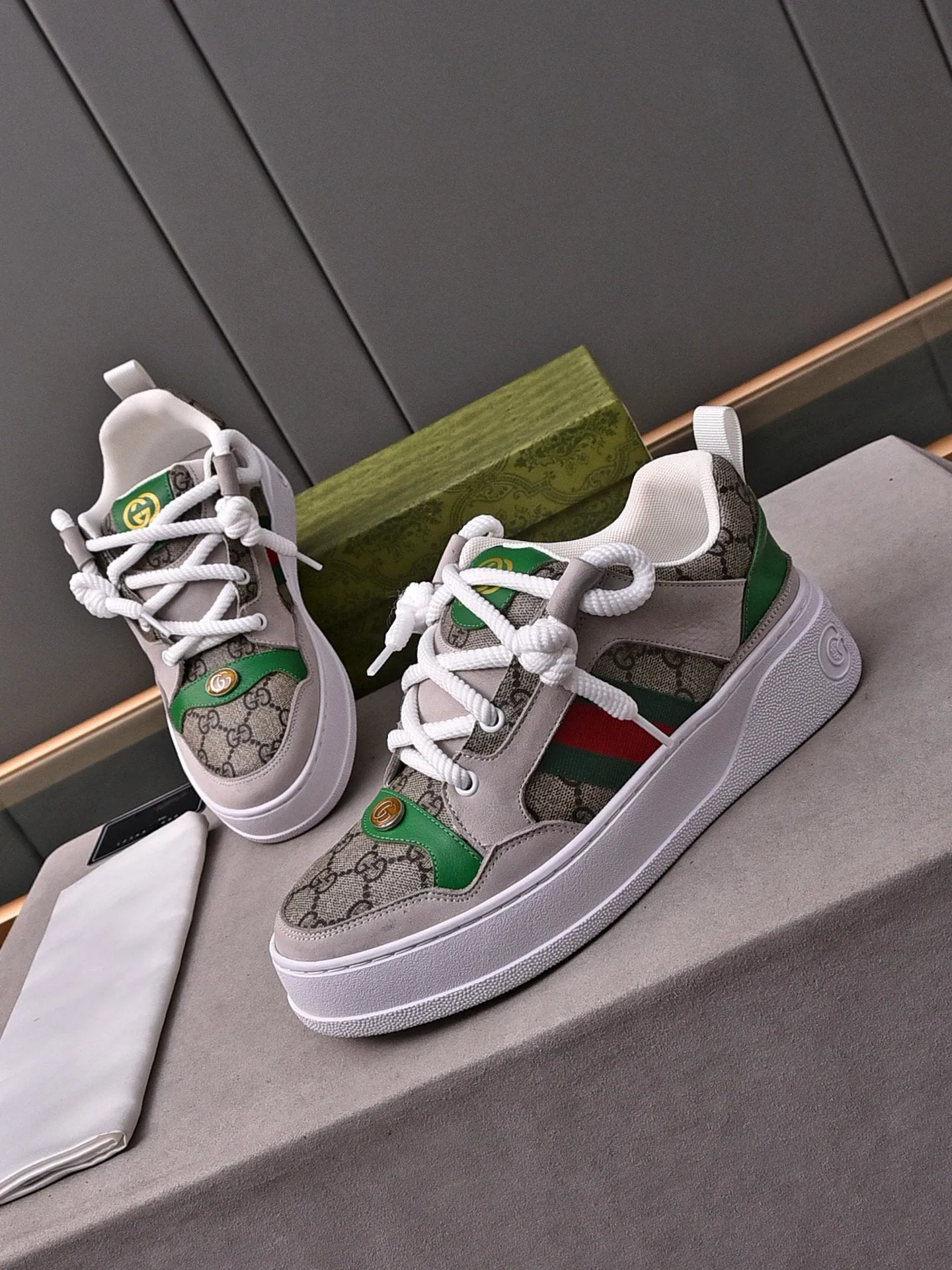 GG SNEAKERS SCREENER GREY LEATHER