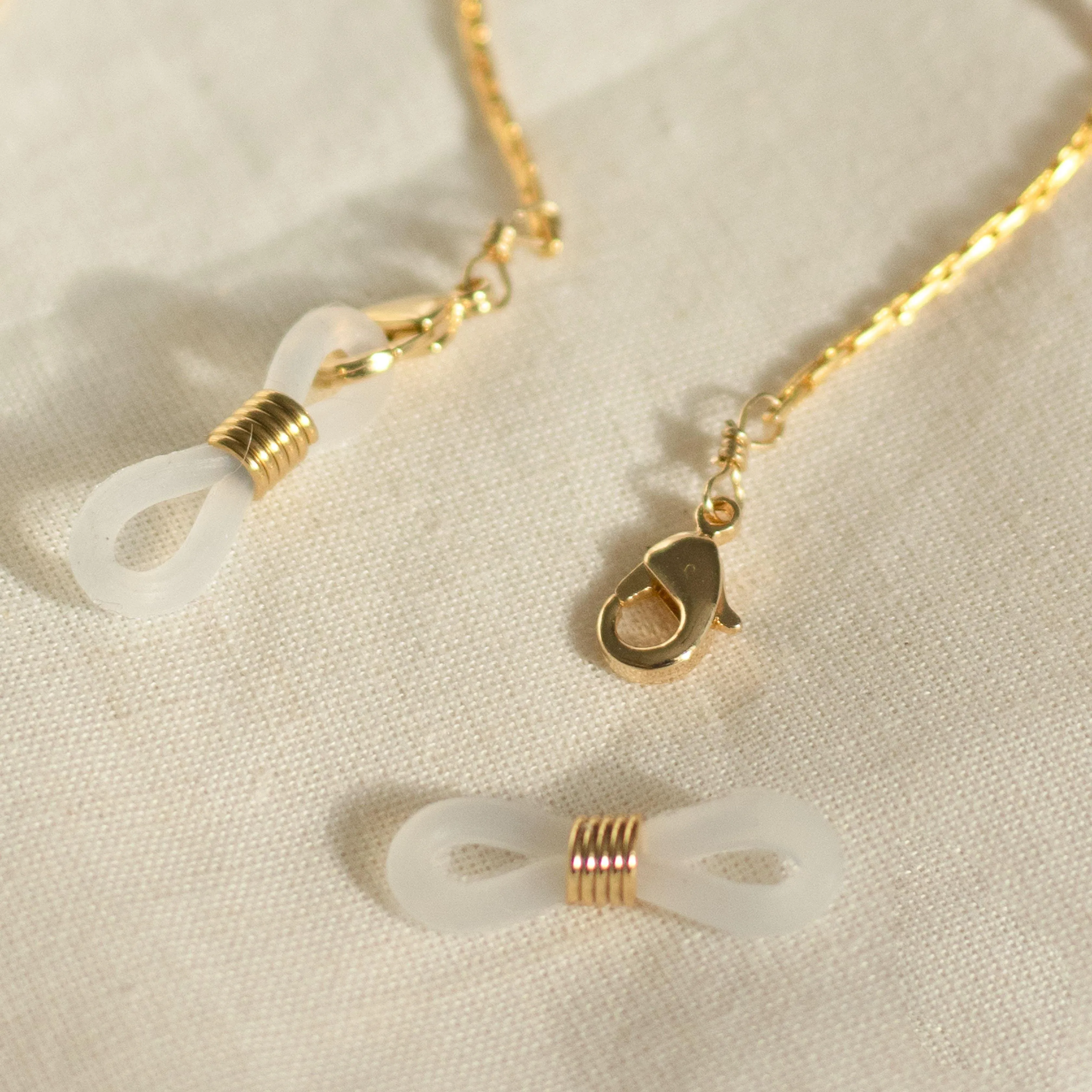GLASSES NECKLACES MASK CLASSIC