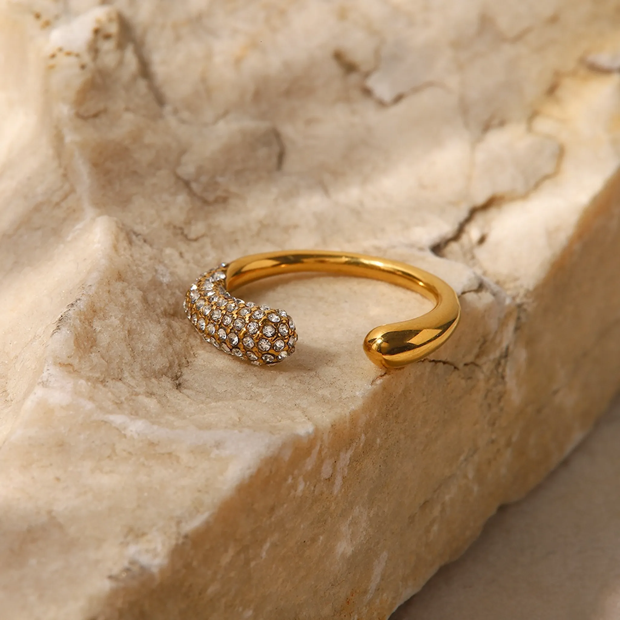 Glimmer Daze Ring