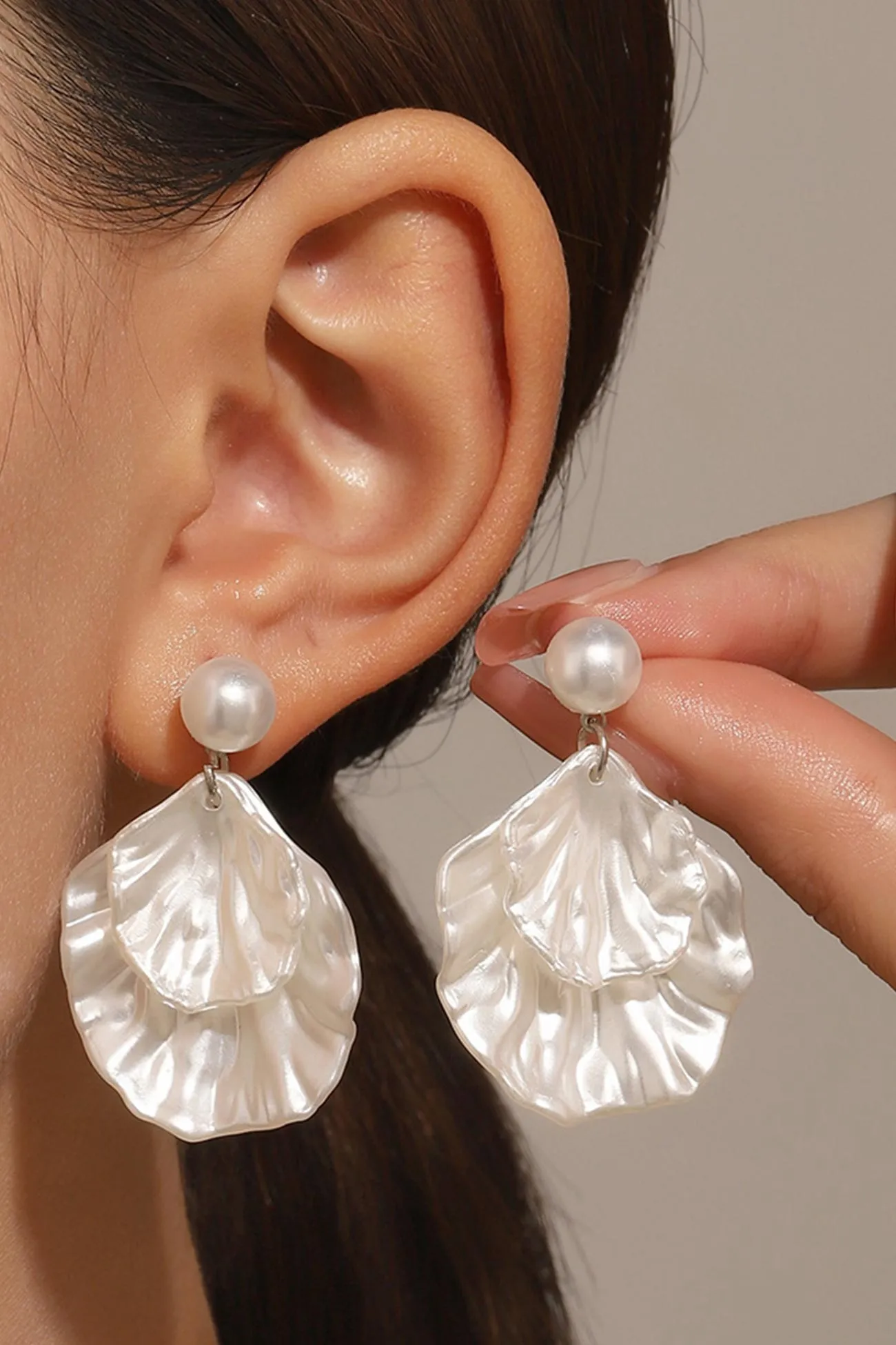 Loookus - Pearl Resin Shell Earrings