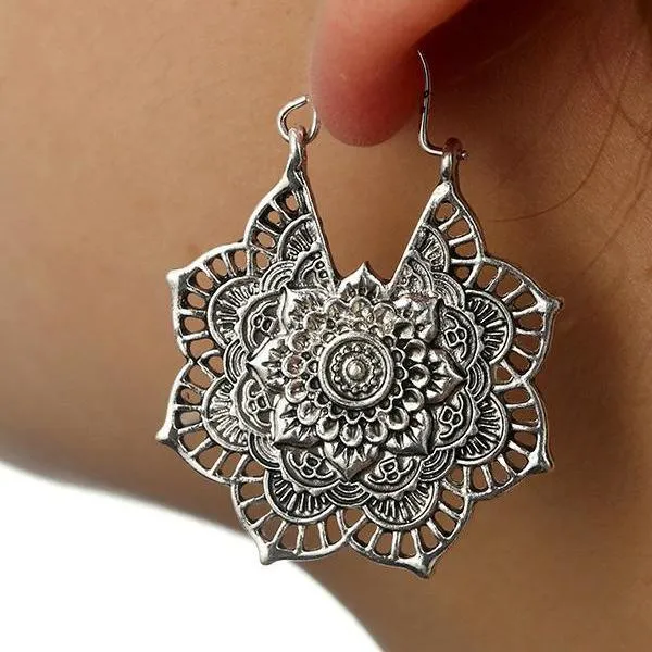 Loookus - Vintage Hollow Alloy Flower Earring Accessories