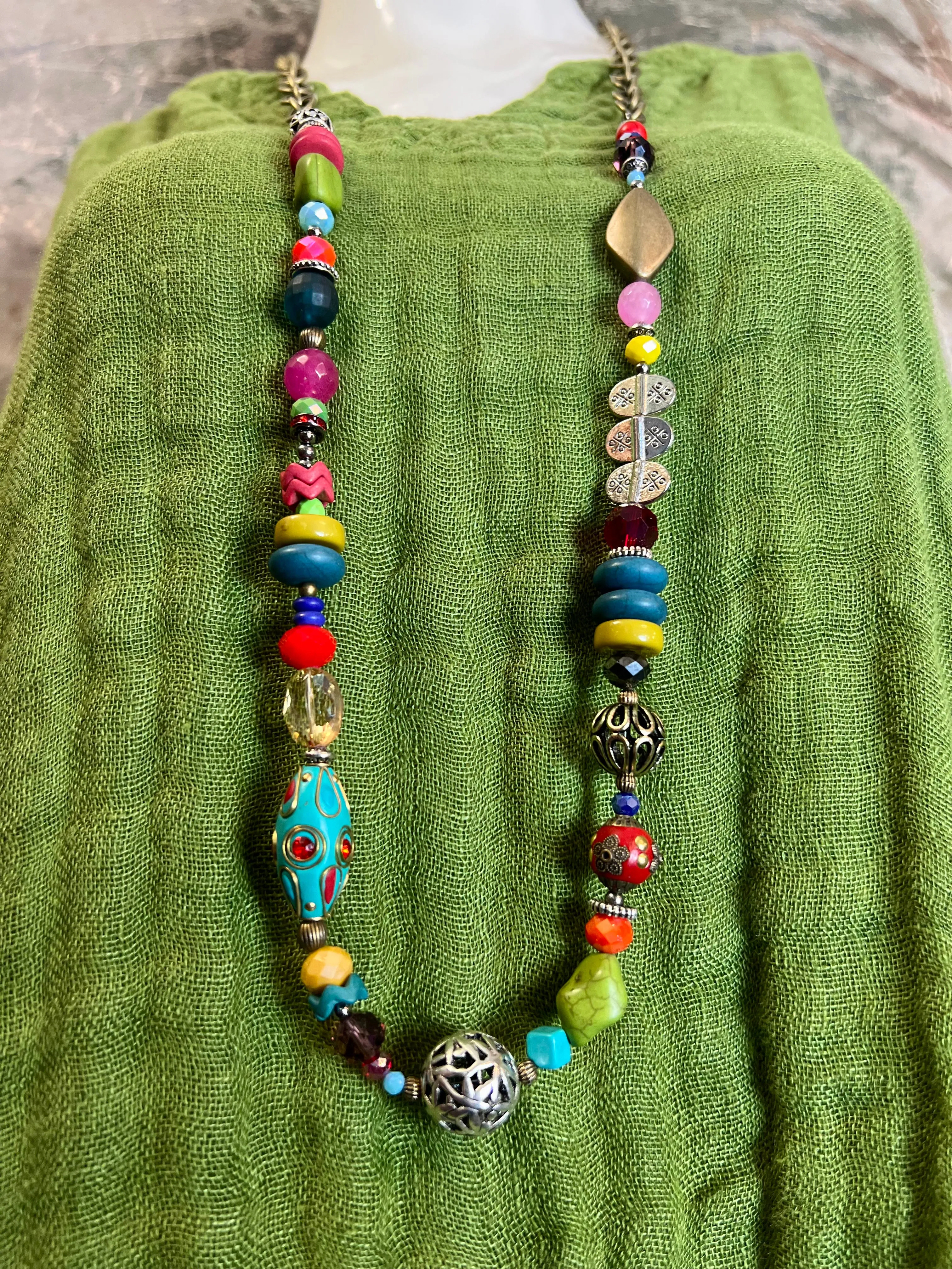 LS047 Artsy Beaded Necklace
