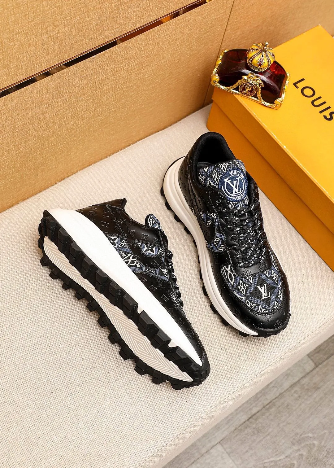 LV HIGH-END CLASSIC BLACK AND WHITE SUEDE MEN'S SHOES