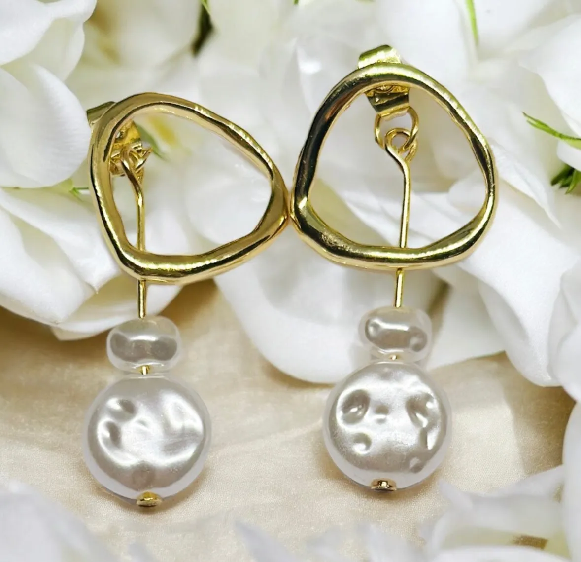 Pearl - Gold dangle earrings with pearl| baroque pearl drop earrings | minimalist 2 way stud earrings | Korean style bridal earrings