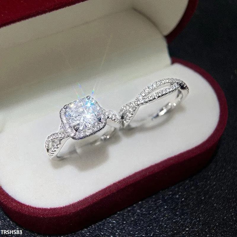 Pen-Collin Couple Engagement Zircon Ring