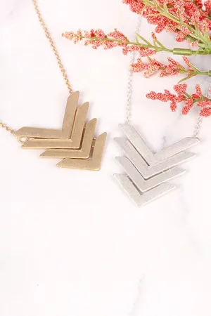 PNA177 - FOUR LINE TAPERED CHEVRON PENDANT NECKLACES