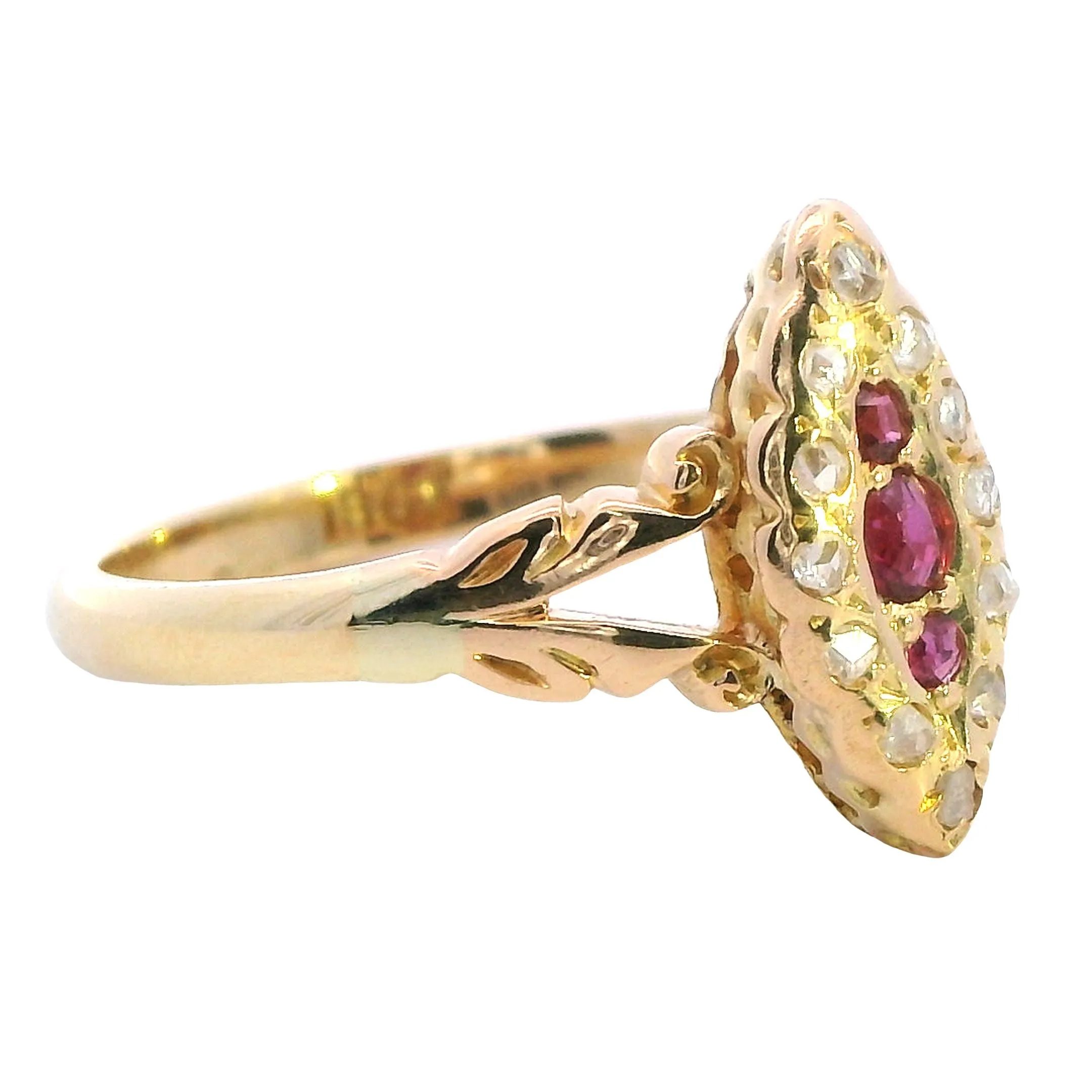 "Exquisite 18ct Gold Ruby and Diamond Ring - Timeless Beauty!"