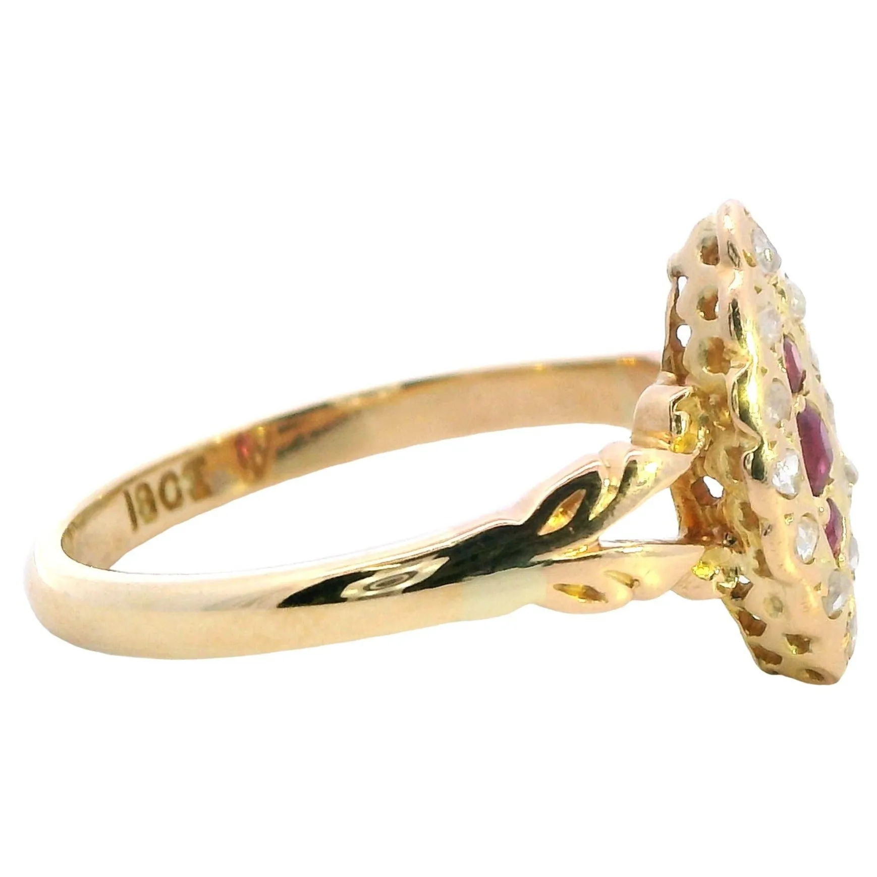"Exquisite 18ct Gold Ruby and Diamond Ring - Timeless Beauty!"