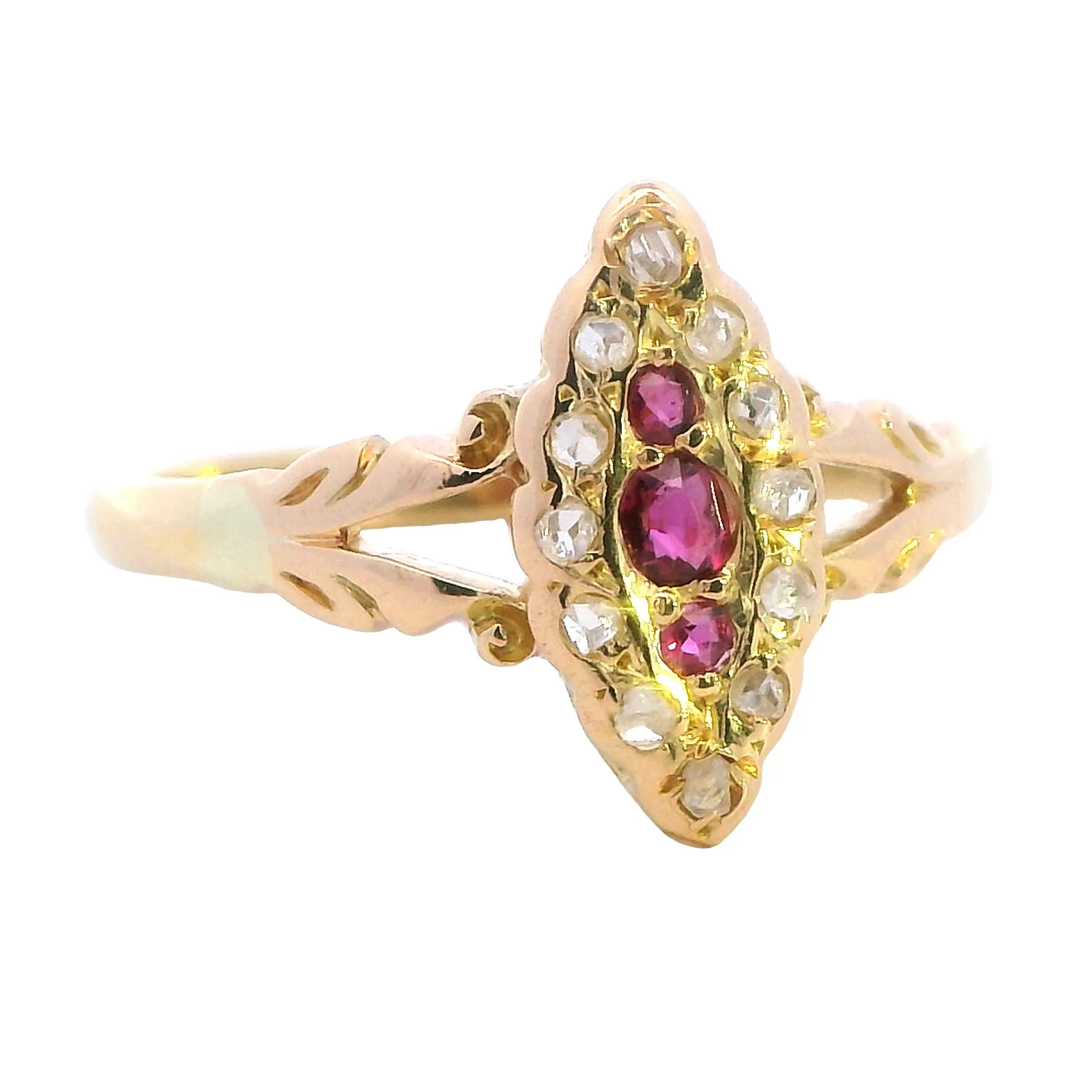 "Exquisite 18ct Gold Ruby and Diamond Ring - Timeless Beauty!"