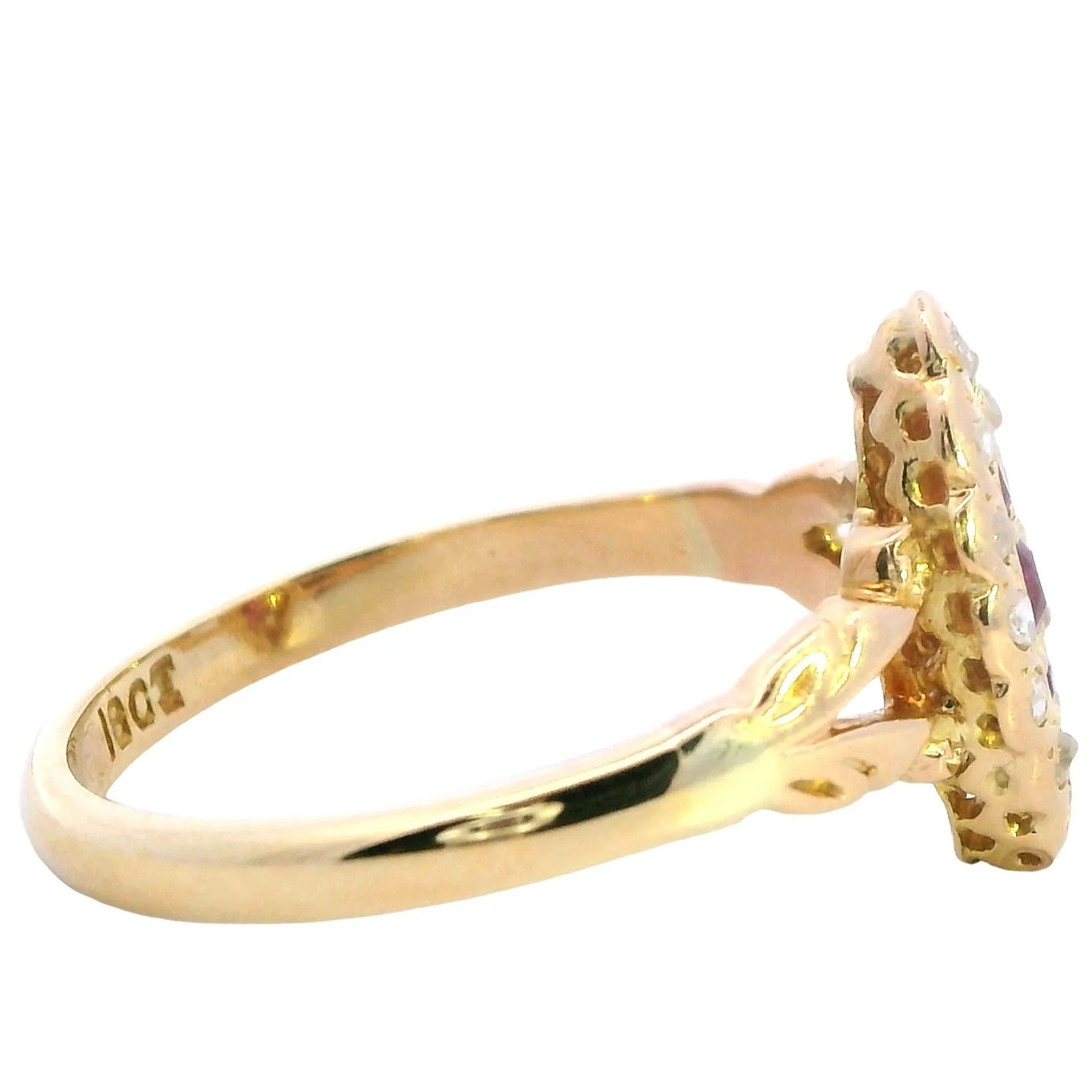 "Exquisite 18ct Gold Ruby and Diamond Ring - Timeless Beauty!"