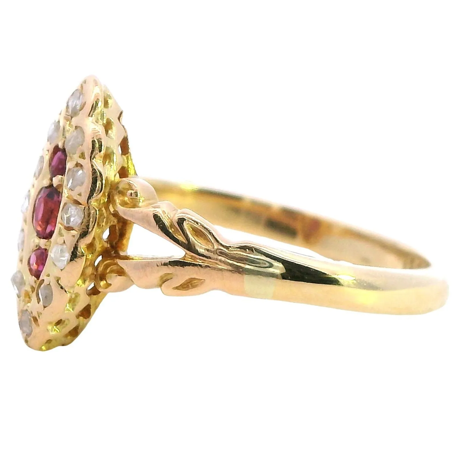 "Exquisite 18ct Gold Ruby and Diamond Ring - Timeless Beauty!"