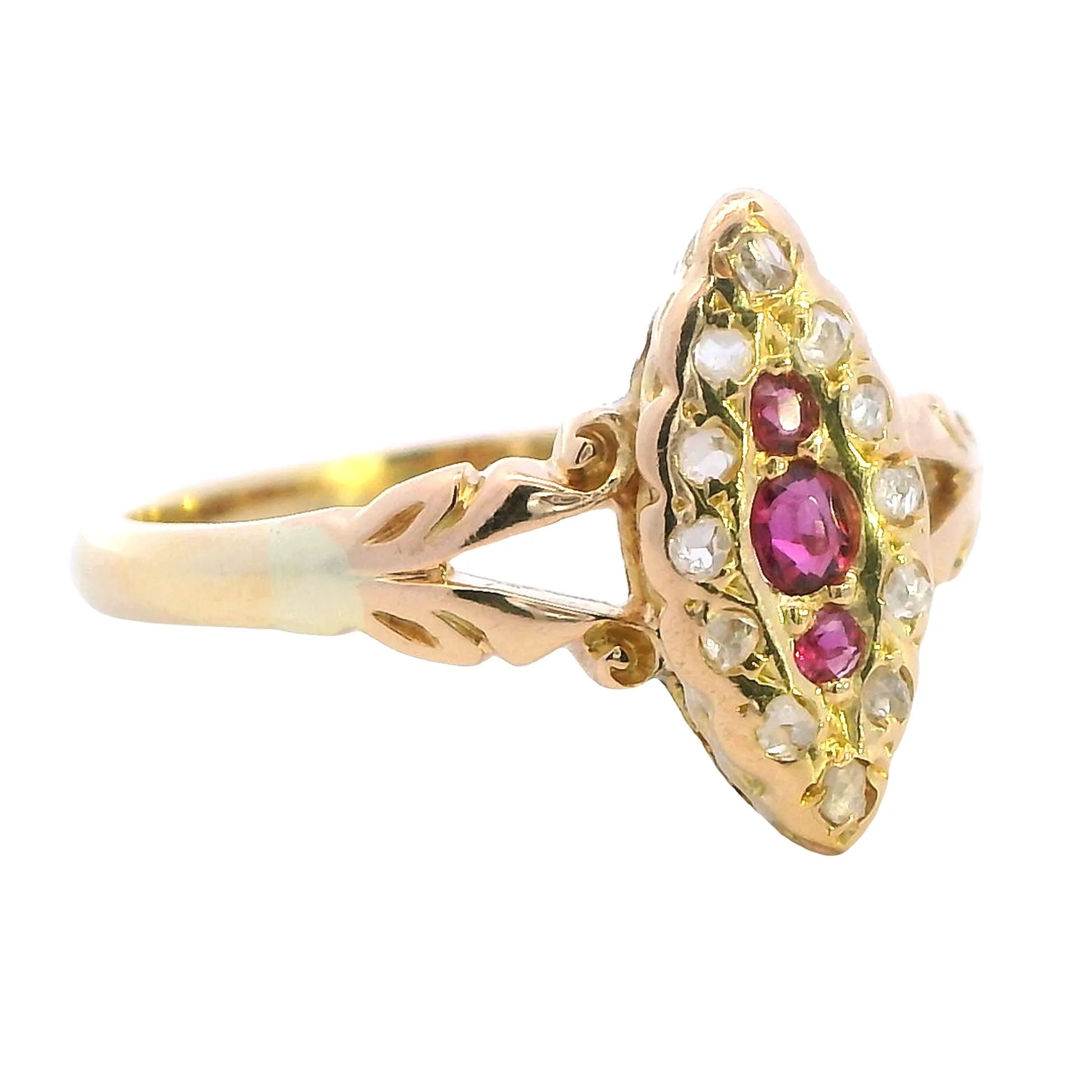 "Exquisite 18ct Gold Ruby and Diamond Ring - Timeless Beauty!"