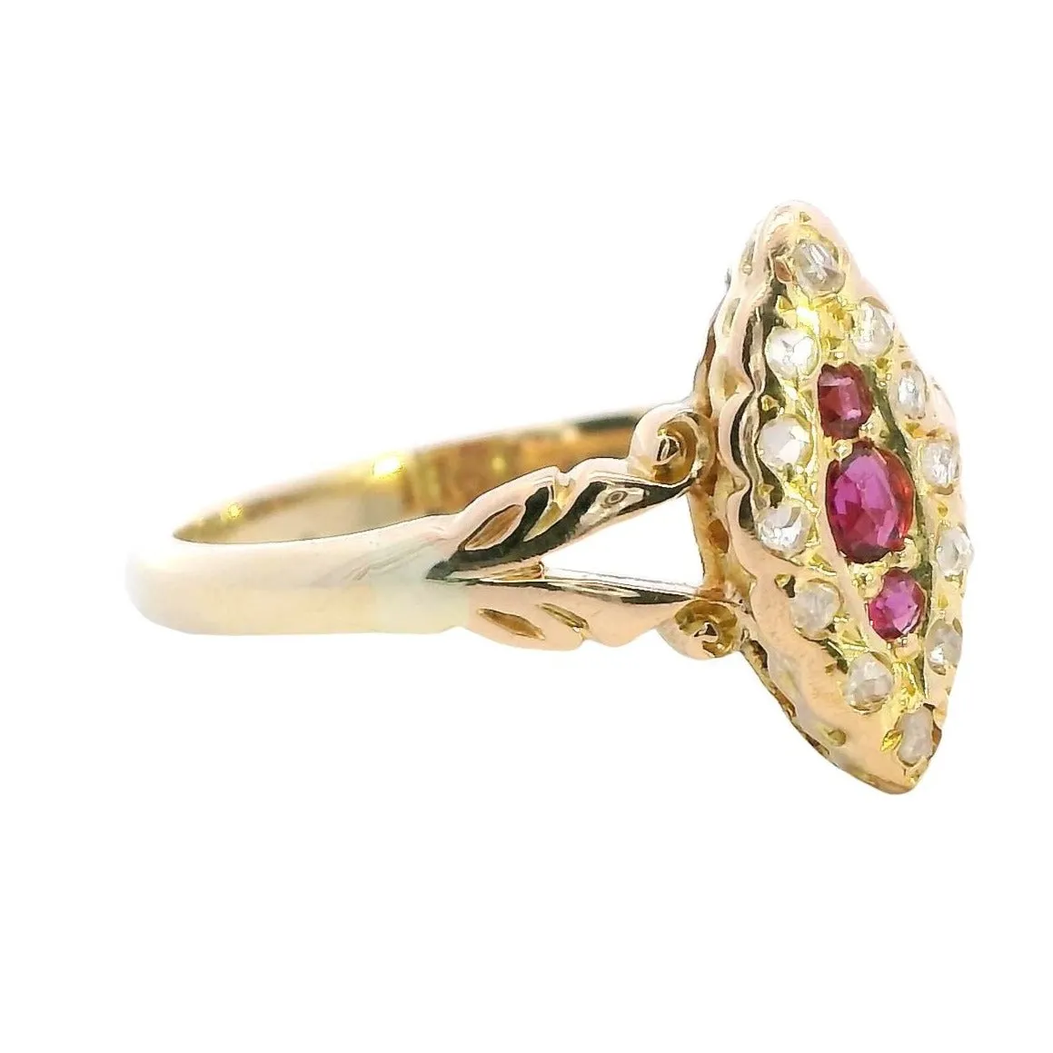 "Exquisite 18ct Gold Ruby and Diamond Ring - Timeless Beauty!"
