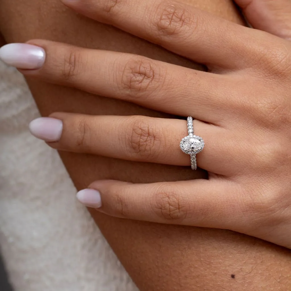 ROOK 1.20ct | Oval Halo Diamond Set in 18ct Gold