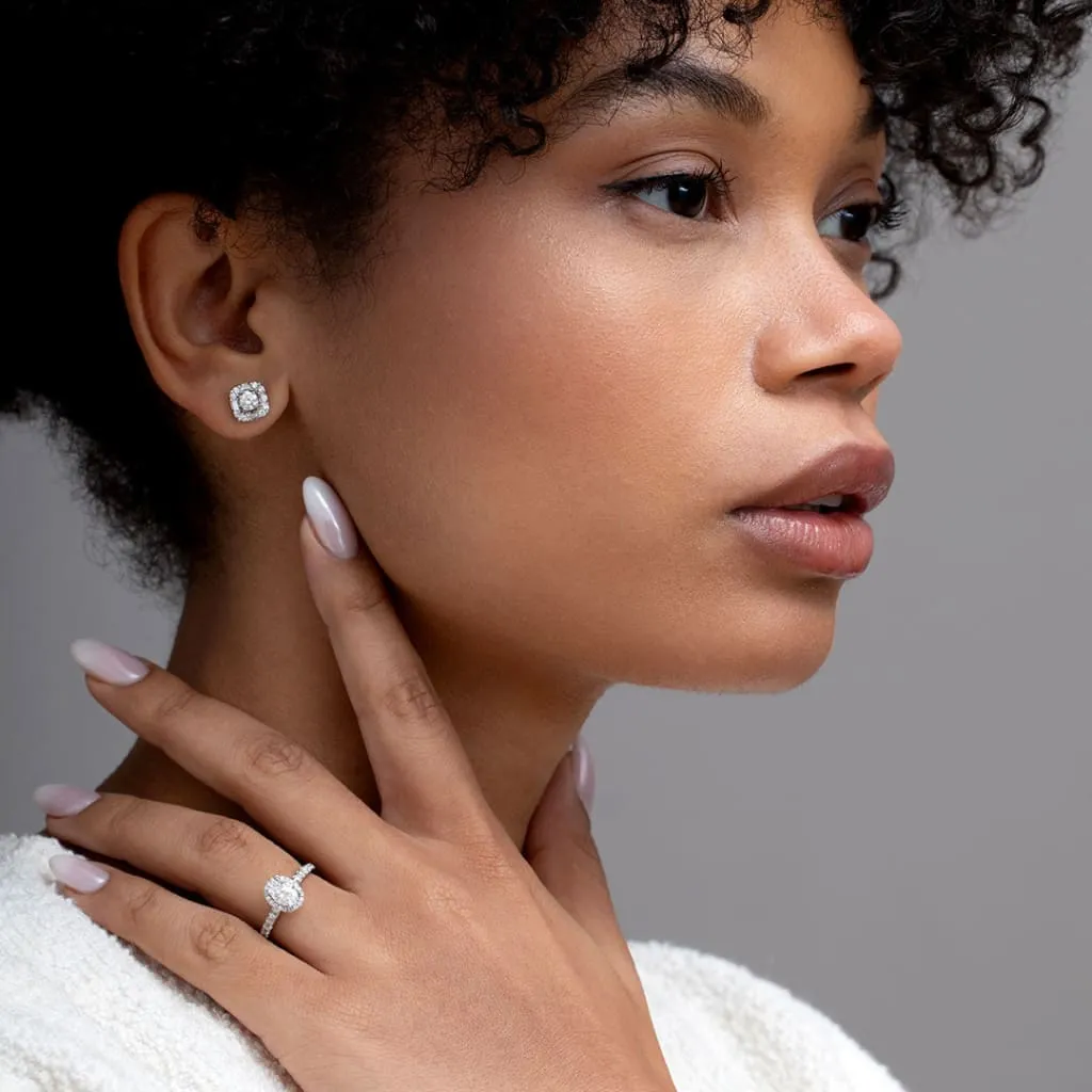 ROOK 1.20ct | Oval Halo Diamond Set in 18ct Gold