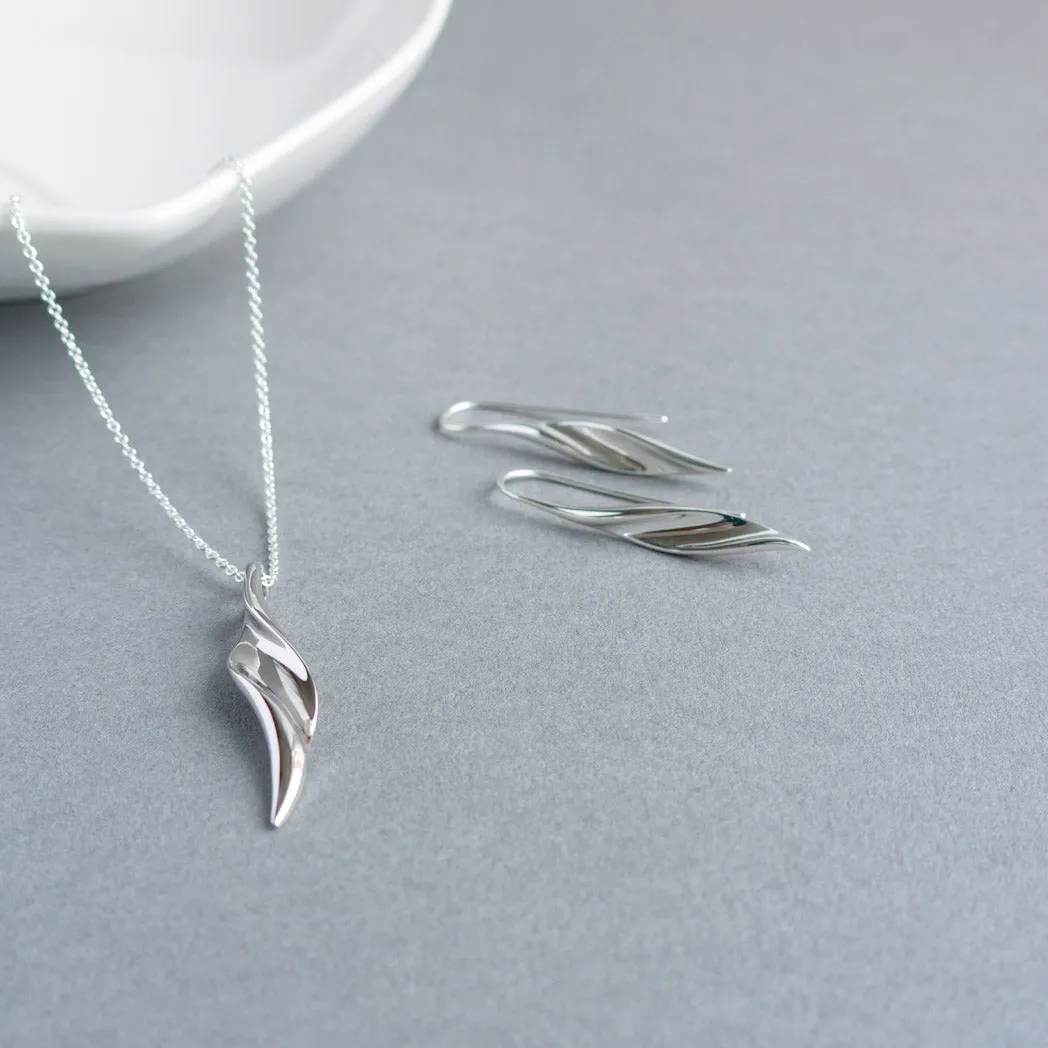 Sterling Silver Twisted Ribbon Pendant Necklace
