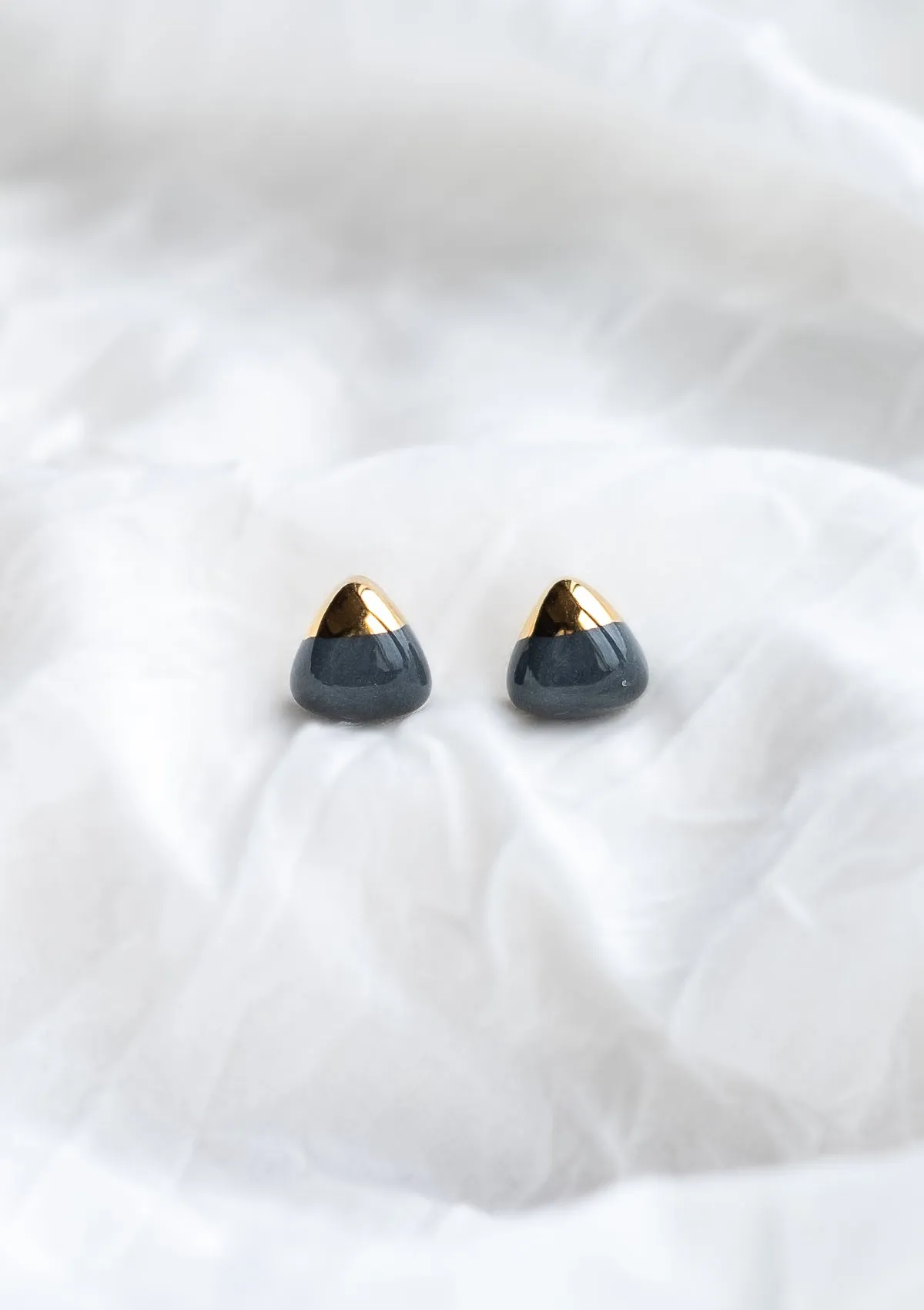 Urban Chic - Triangle Mini Solid