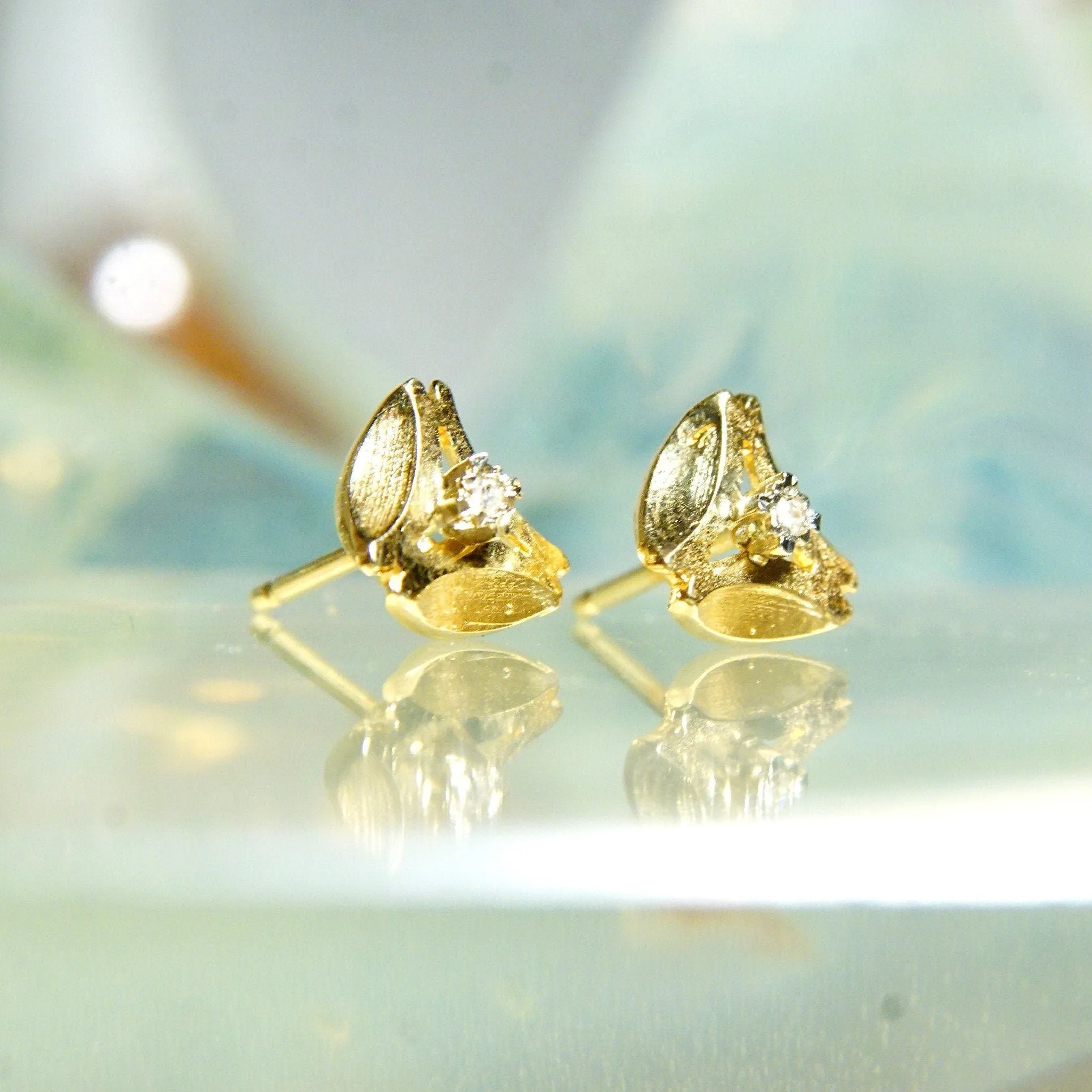 Vintage Minimalist 14K Gold Diamond Stud Earrings, Yellow Gold Rounded Triangle Studs, Prong-Set Accent Diamonds, 585 Pushbacks, 8.5mm