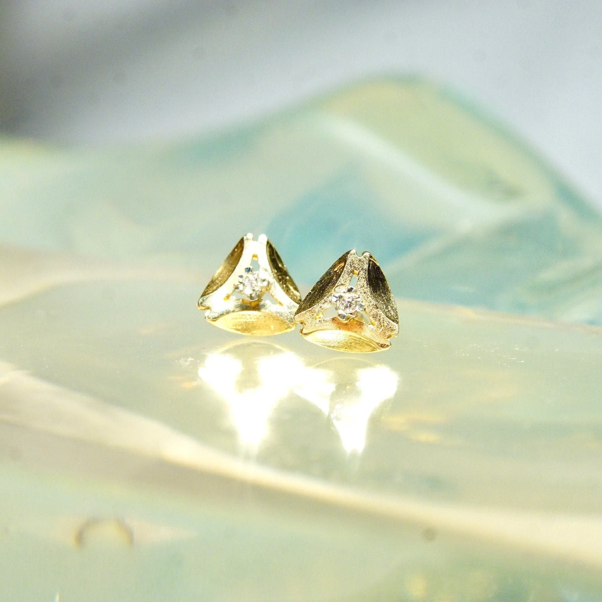 Vintage Minimalist 14K Gold Diamond Stud Earrings, Yellow Gold Rounded Triangle Studs, Prong-Set Accent Diamonds, 585 Pushbacks, 8.5mm