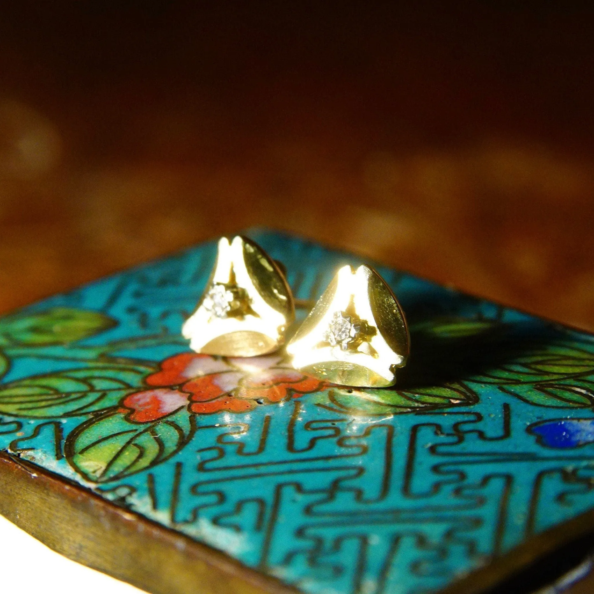 Vintage Minimalist 14K Gold Diamond Stud Earrings, Yellow Gold Rounded Triangle Studs, Prong-Set Accent Diamonds, 585 Pushbacks, 8.5mm
