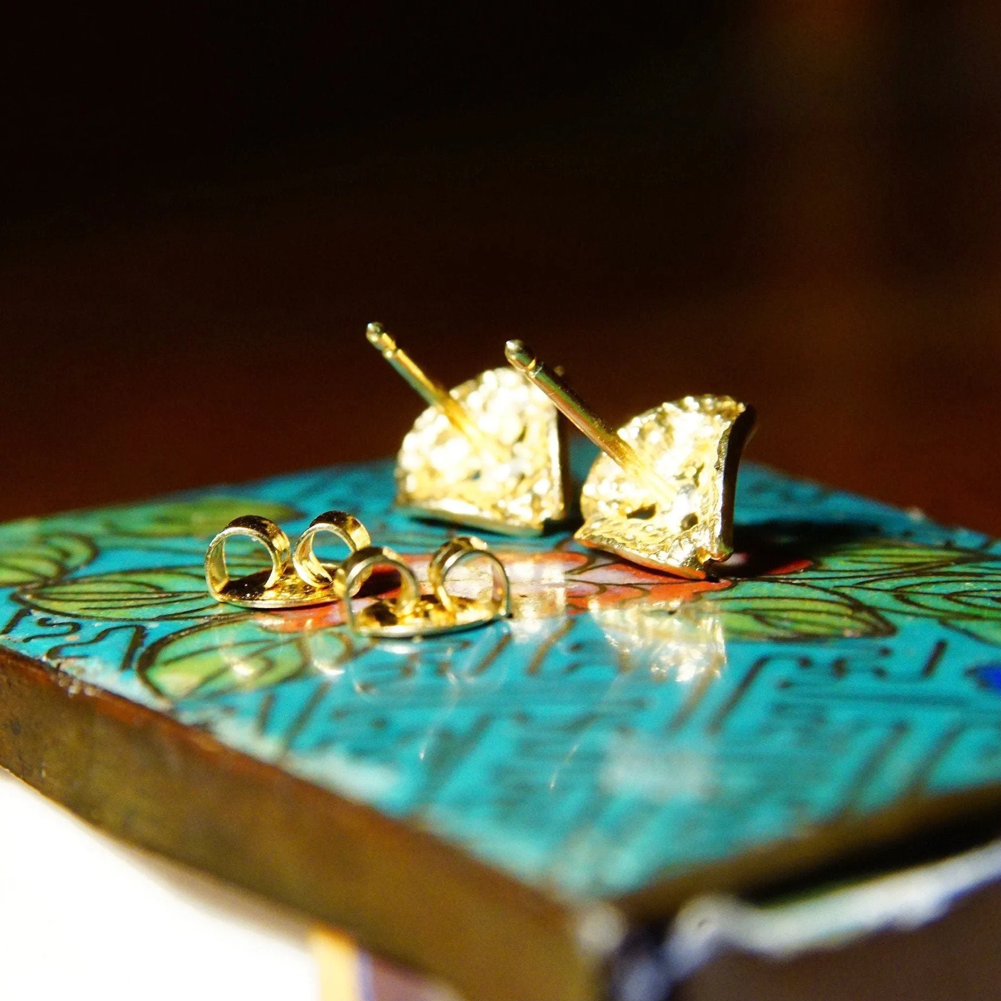 Vintage Minimalist 14K Gold Diamond Stud Earrings, Yellow Gold Rounded Triangle Studs, Prong-Set Accent Diamonds, 585 Pushbacks, 8.5mm